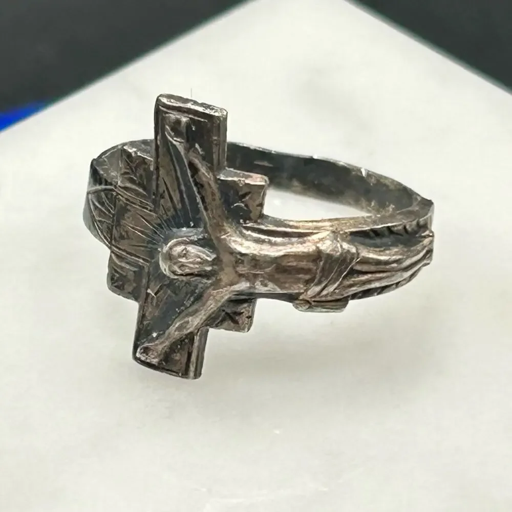 Vintage Jesus Crucifix ring 925 Sterling Silver #390 size 7.5 Christian
